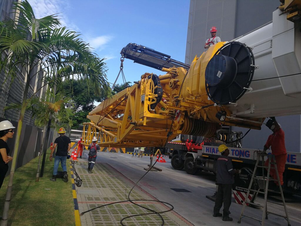 2.-500T-mobile-crane-aseembly-part-1-scaled.jpg