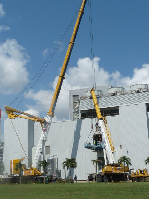 1.-Setting-up-of-our-50T-SWL-portable-lifting-platform-with-two-cranes-1.jpg