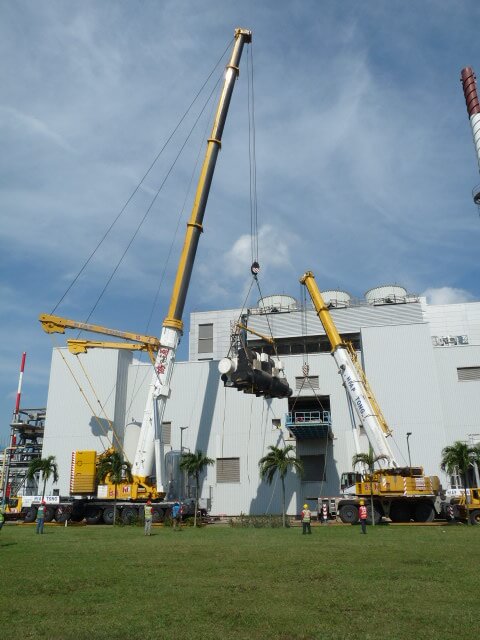 4.-Existing-Chiller-being-hoist-down-2-1.jpg